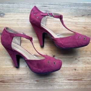 ModCloth Discontinued Retro Style Graham Street Suede High Heels 9